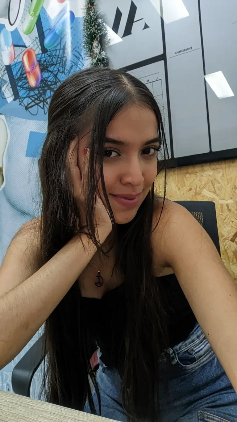 EsyM9WzVDcuFsjTV_1000108628.webp
