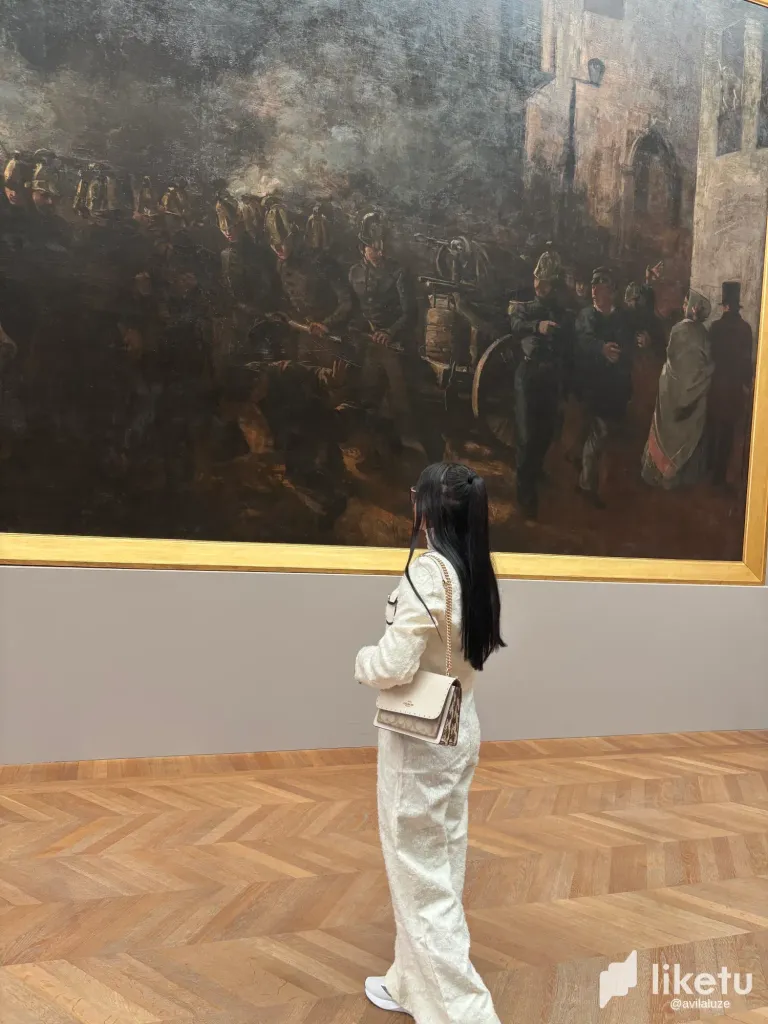 [Eng/Esp] Still Dreaming Inside Le Petit Palais 🏛️💫 / Sigo soñando dentro de Le Petit Palais 🏛️💫