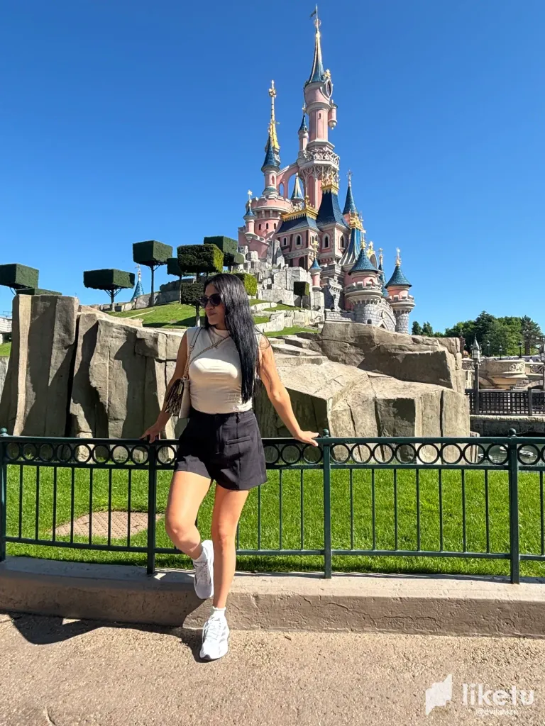 [Eng/Esp] A Dream Come True: Visiting Disneyland Paris 🎡✨ Un Sueño Cumplido: Visitar Disneyland París 🎡✨