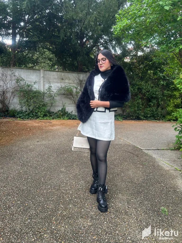 [Eng/Esp] Ready to conquer Paris in my white skirt ✨🇫🇷 / Lista para conquistar París con mi falda blanca ✨🇫🇷