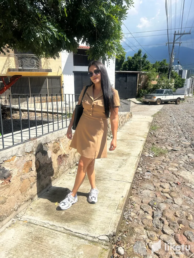 ✨ A Little Modeling with a Mountain View / Un Poco de Modelaje con Vista al Cerro ✨