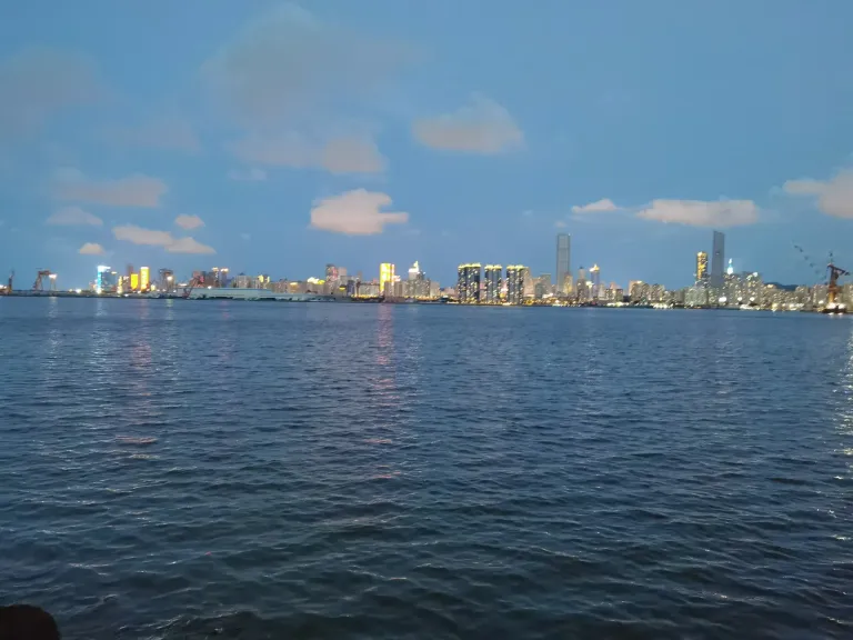 Hlw4NzS28dx4scXv_.webp