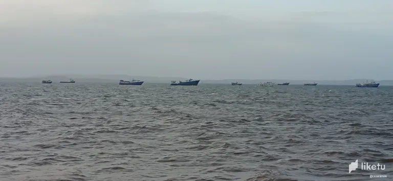 BARCOS EN EL GOLFO DE CARIACO -VENEZUELA