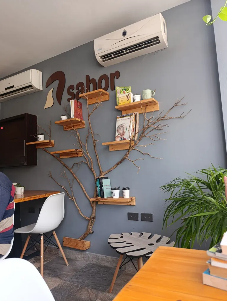 SHkGO5ua2jtOvclq_1000189812.webp