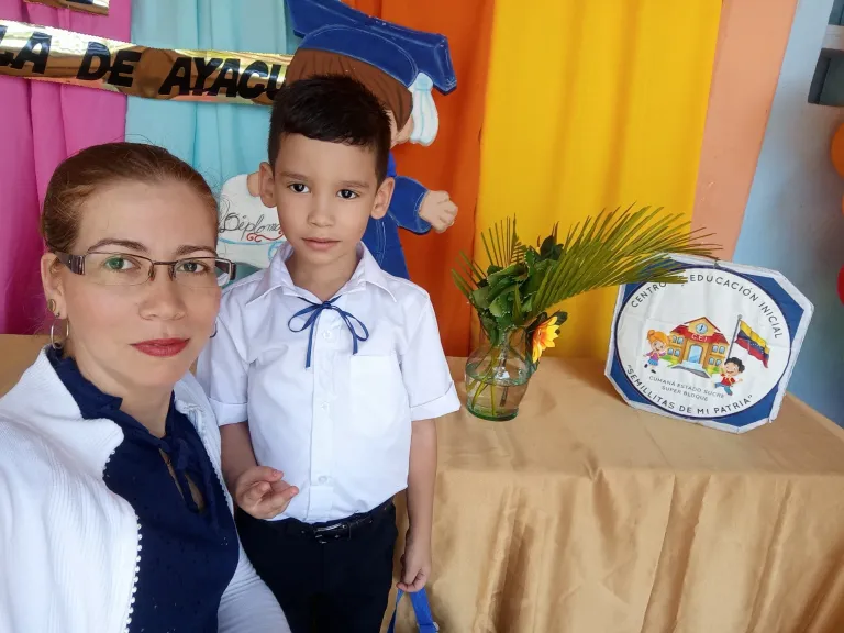 AKJ7H4DVOGCyB0a4_GridArt_20240717_132034389.webp