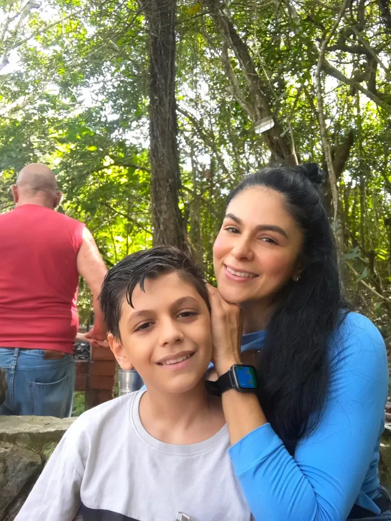 4wjvwy8hb2xkVLpl_1001366215.webp