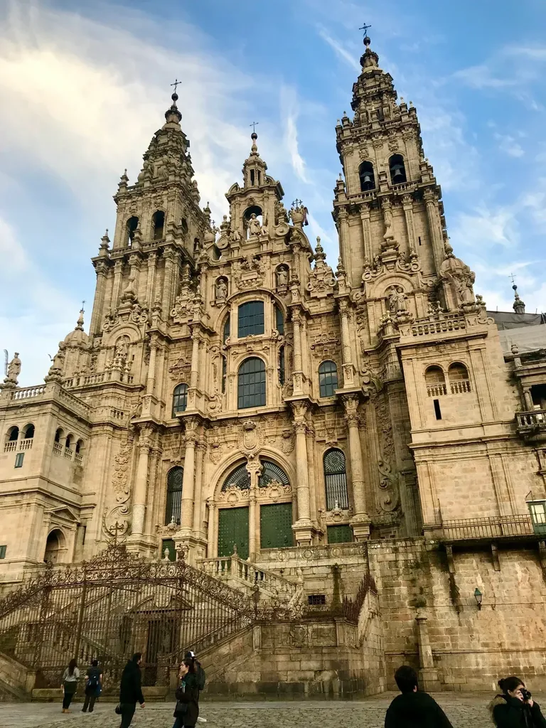 cl7i8kenh01mp2nm7d9t888xb_CatedralDeSantiago4.webp