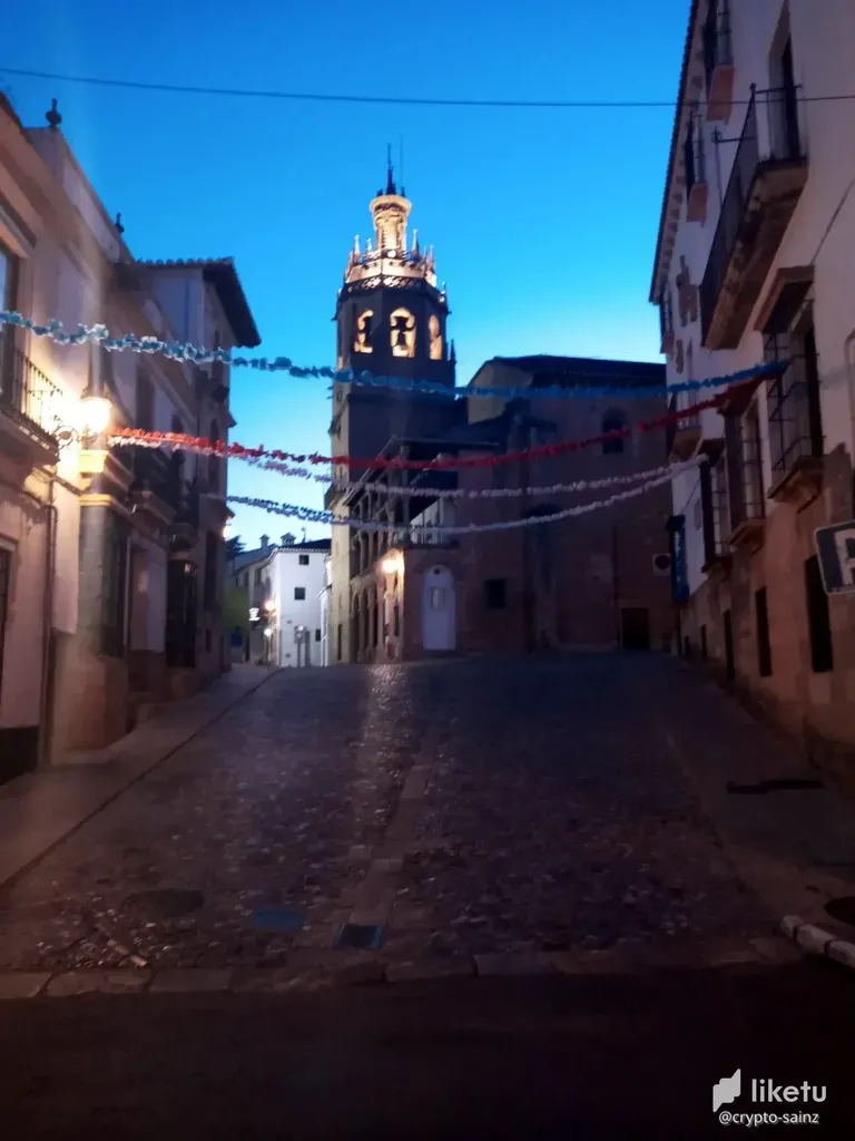cl8smvr4j03081ckcgxxq7xny_Ronda1.webp