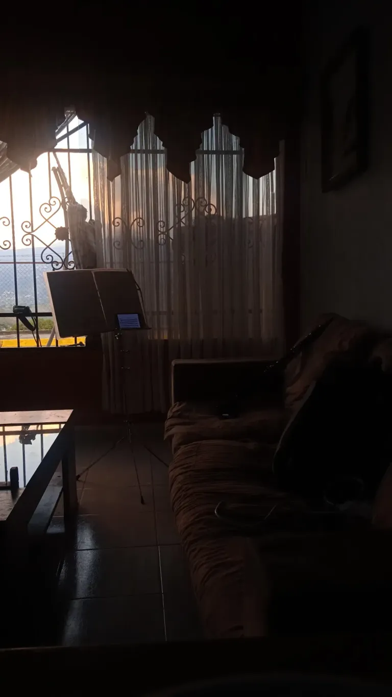 04r9Y906ZImQZuEr_38417.webp