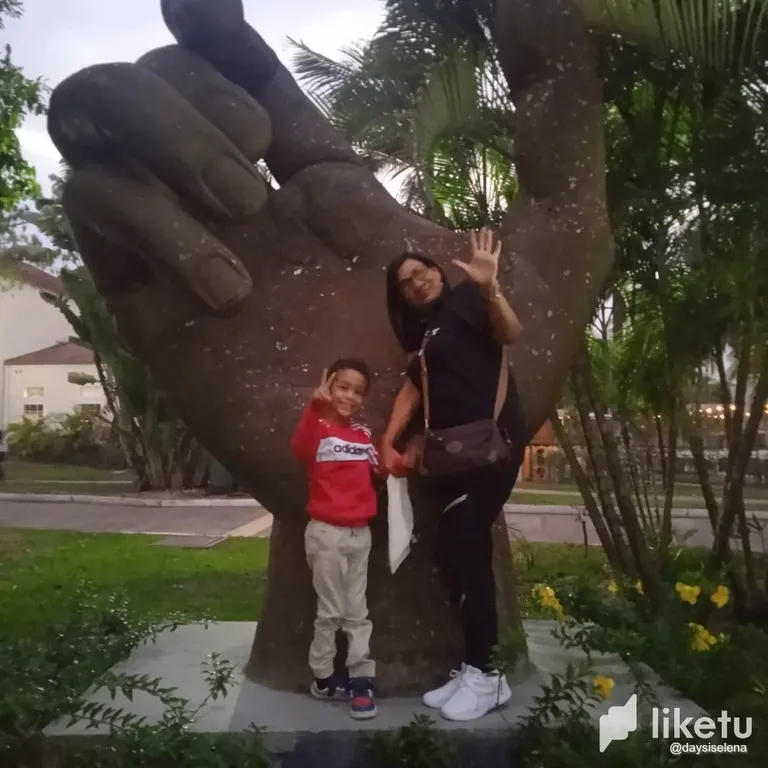 clhj4z7mv00866wszeq3855eq_gael03.webp