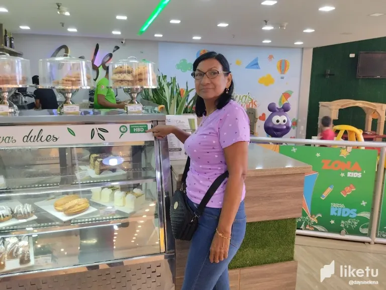 clwxp7e7300ao1hsze70362d3_olivas2.webp