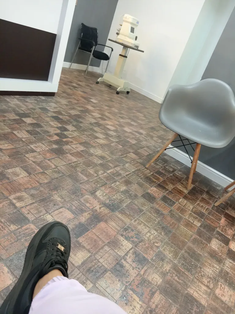 eh8pTEMBPC6bK01V_1000788826.webp