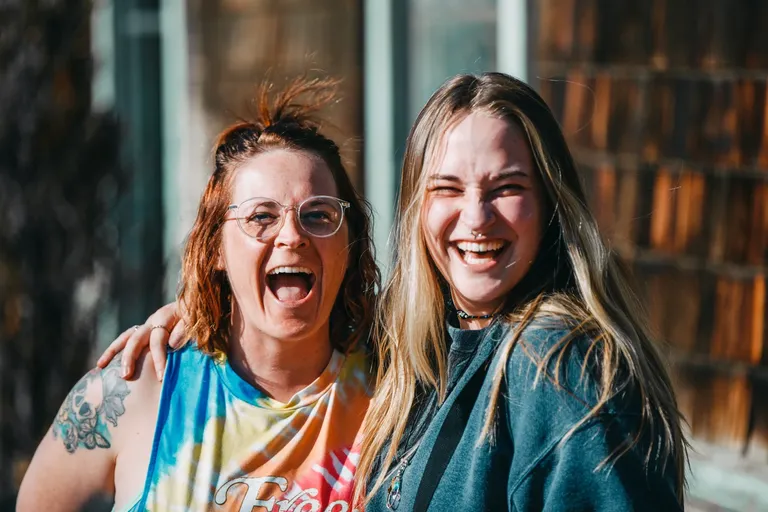 clhs73alt00t43ksz8fjq9e6j_portraits-4283.webp