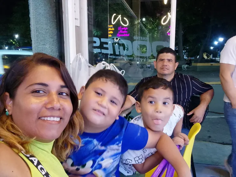 n00Pmc6vGAtT8CMW_1000135901.webp
