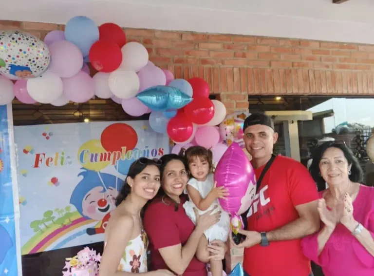 AG7afvtgoIIzSbMC_cumple4.webp