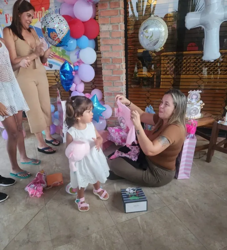KRQB5KW6Dfv9Hmtt_cumple6.webp