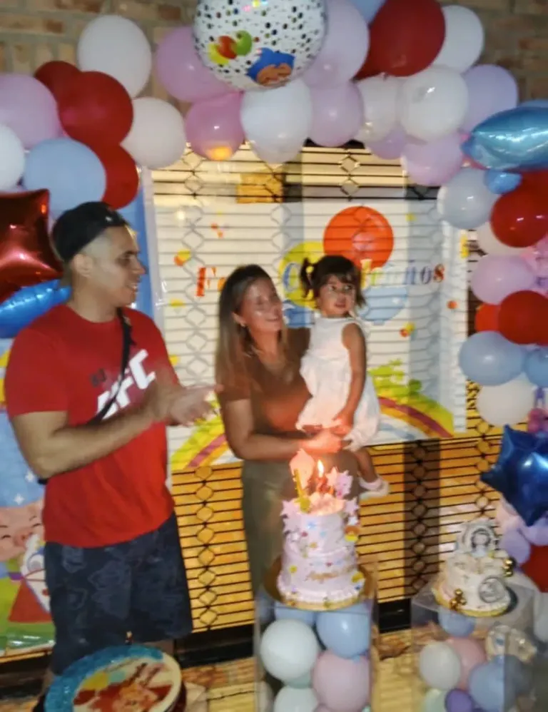 nc5iXXdYY3J8IhKd_cumple3.webp