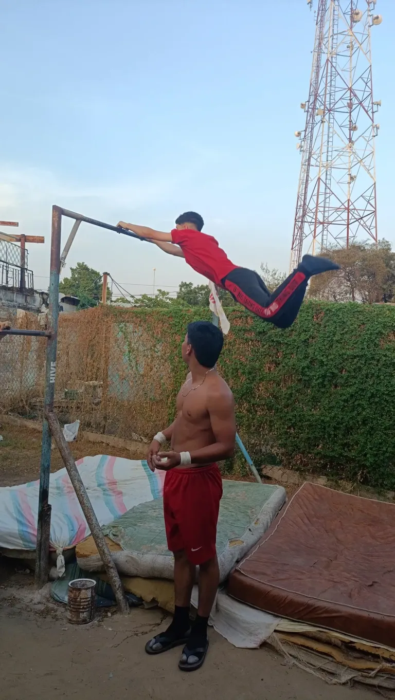 3cbNwqxzdYTpsviI_1000367732.webp