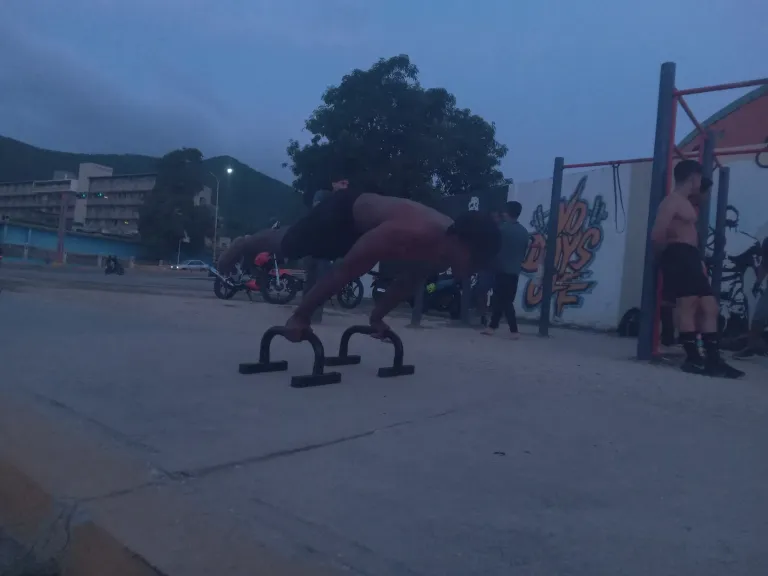 CM2BMNl8XNxAmoRn_20250606_185451785.webp