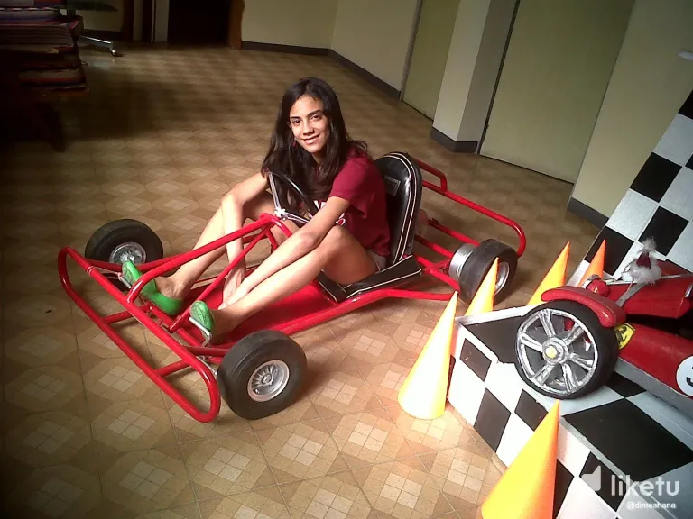 LiNwLytdTRFDYX3M_A_manejar_al_karting_8-11_1.webp