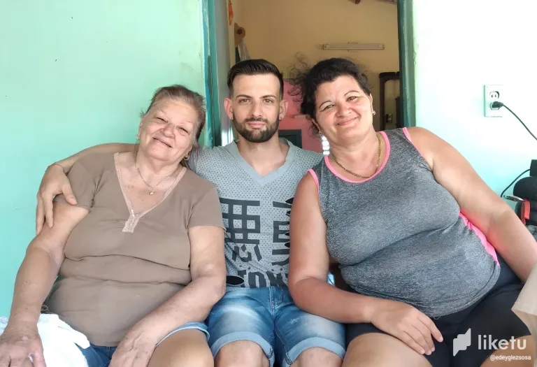 clmdzyg3f01t23gszda2f5u1r_1694381405647.webp