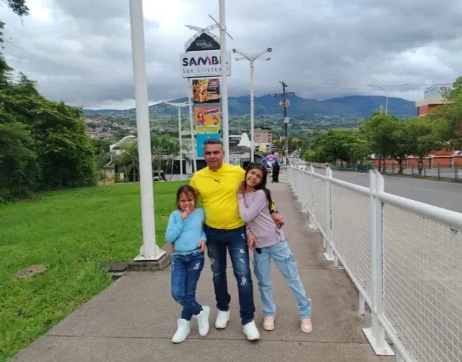 HnAy8ftyzHGmdVq0_1000167908.webp