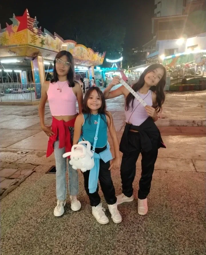 fLuKa7Dl4LRrjDSK_1000224730.webp