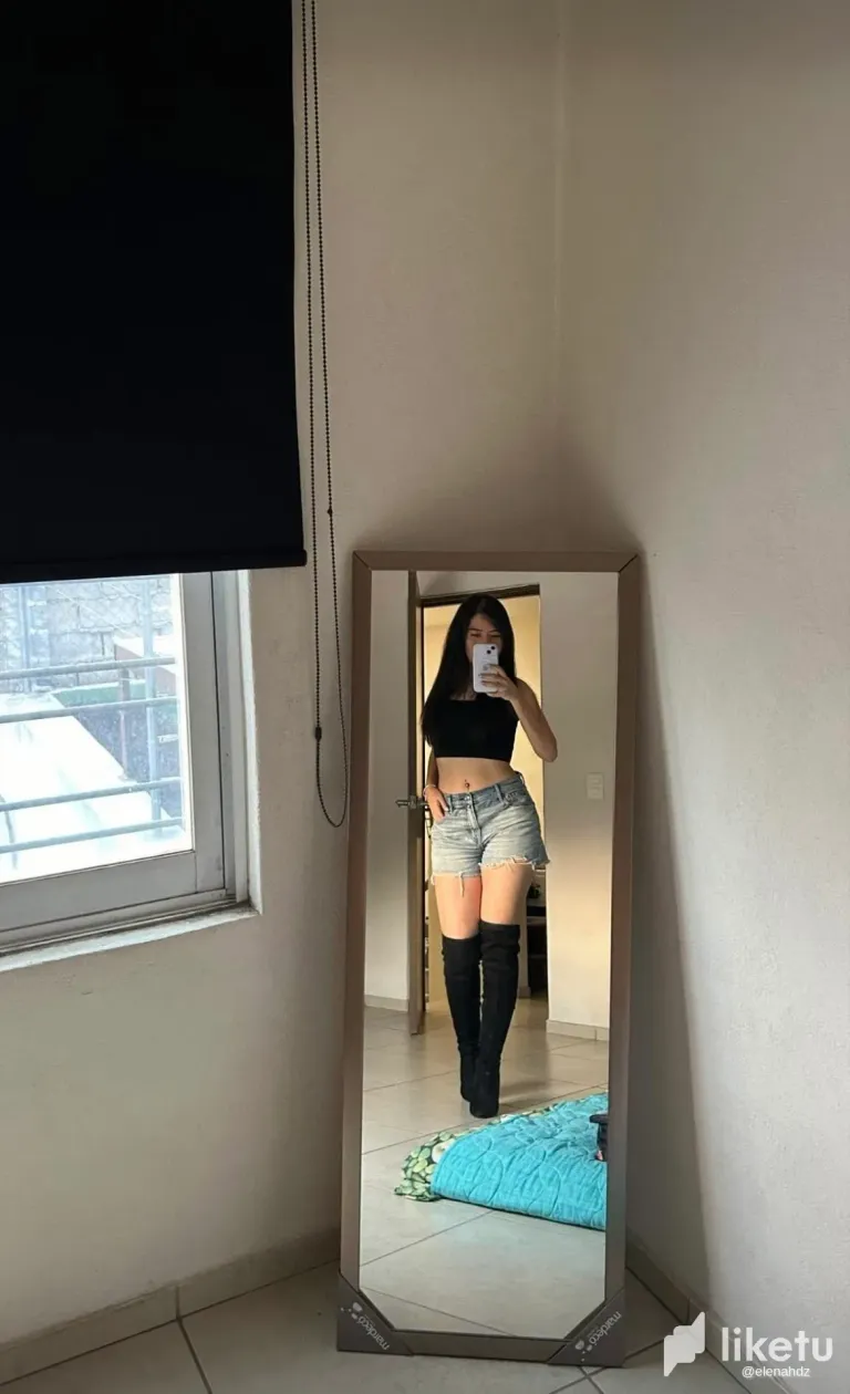 Shorts and Black Boots Vibes 🖤 / Vibra de Shorts y Botas Negras 🖤