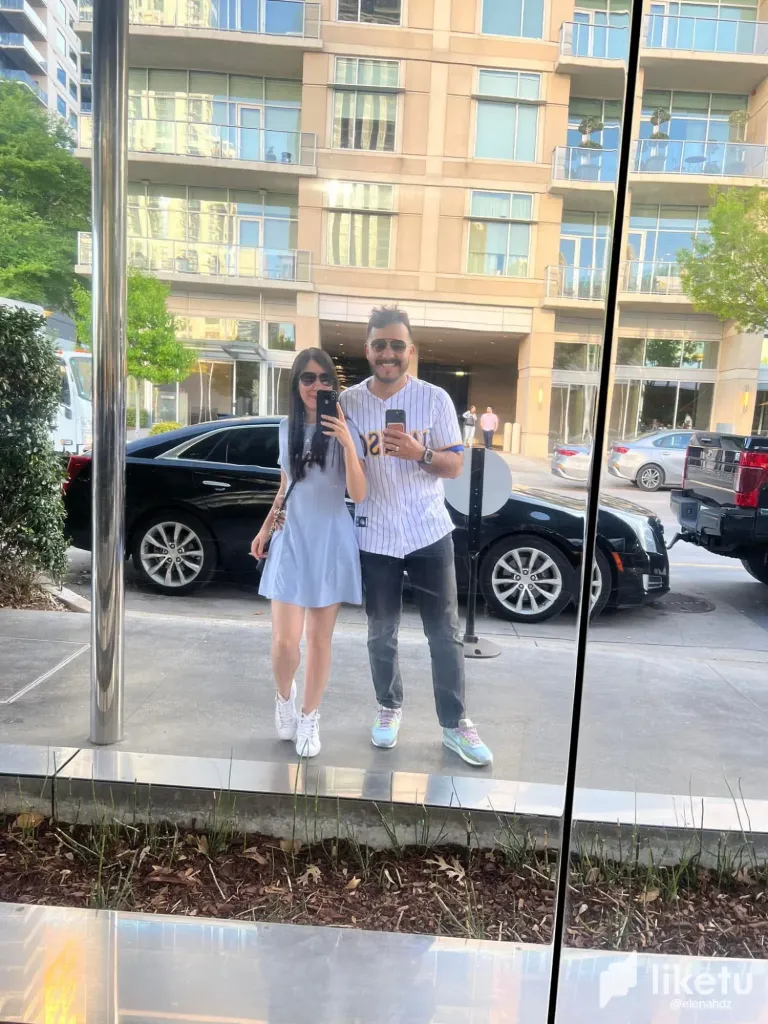 A Cool Street Moment with My Friend ✨ / Un Genial Momento en la Calle con Mi Amigo ✨