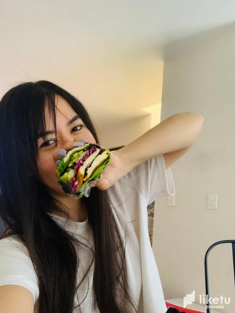 Ready for a healthy meal / Lista para comer saludable 🥗🌿