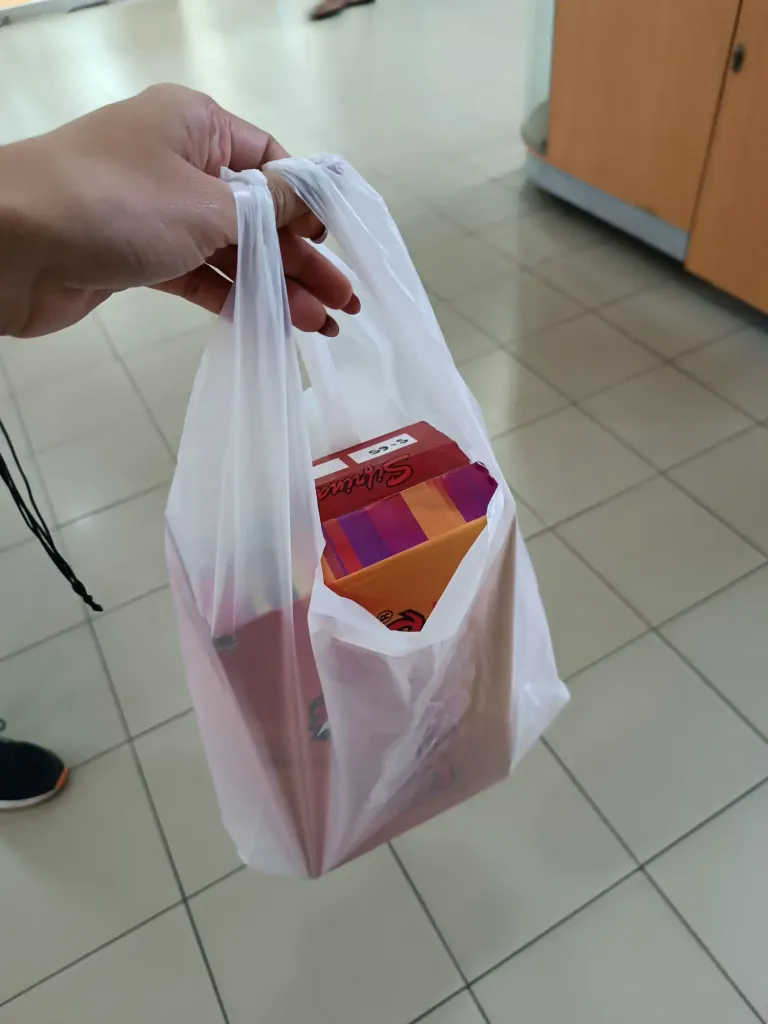 EKHX3eIbYabkSvlt_20250516_235539_525.webp
