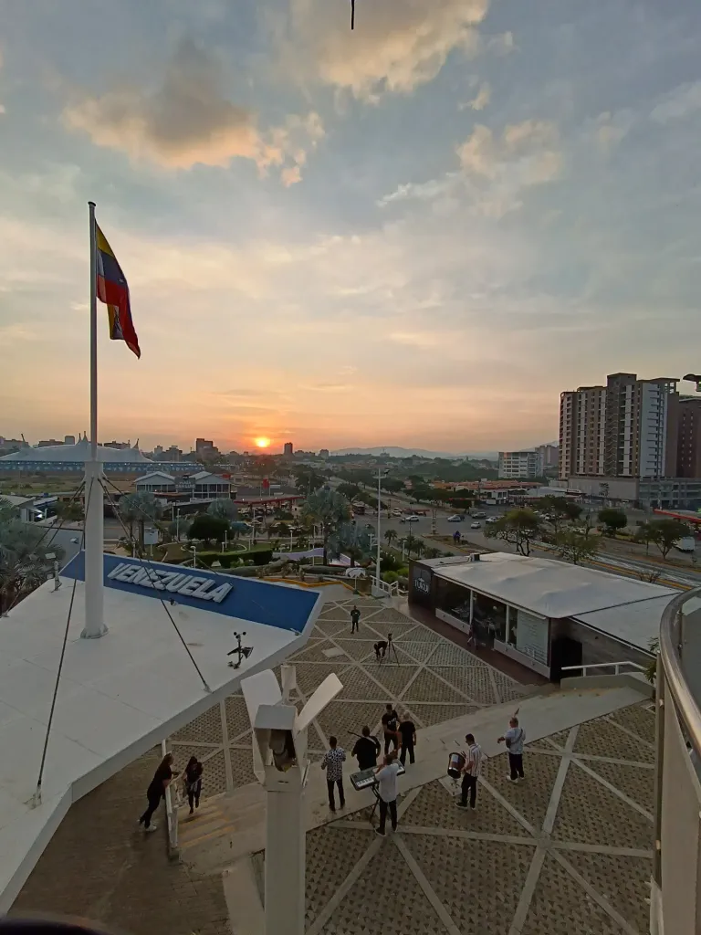 Qraao4NkSS1eHkAt_20240817_201055_589.webp