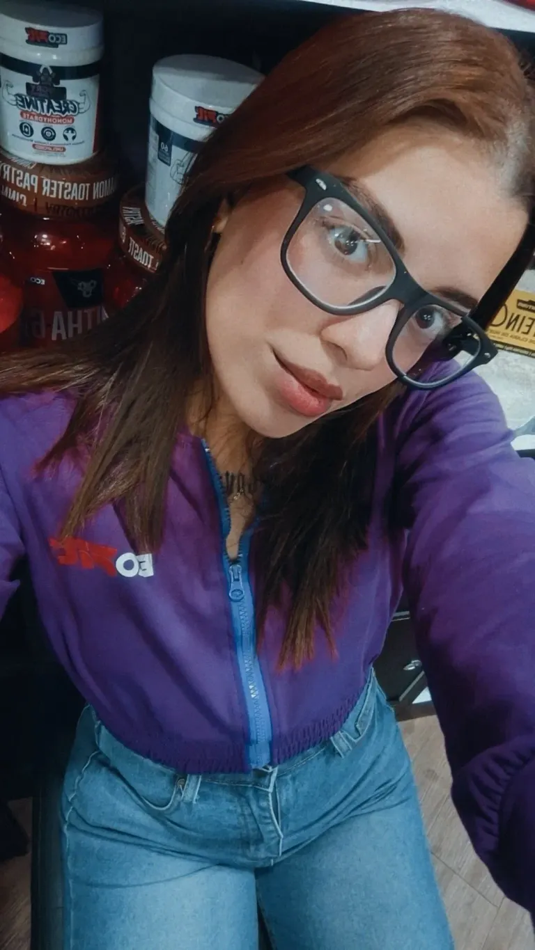CCqSpcV7J2oWbIC9_1000323802.webp
