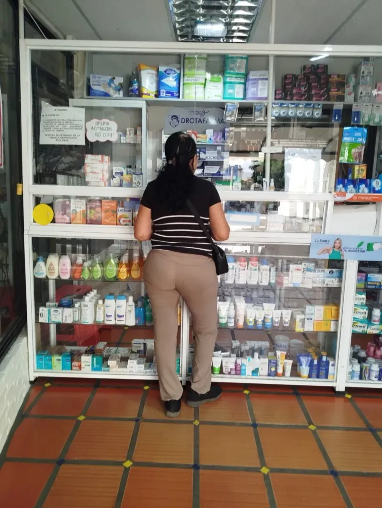 4WLgDzrfNEByPoq1_1000041772.webp
