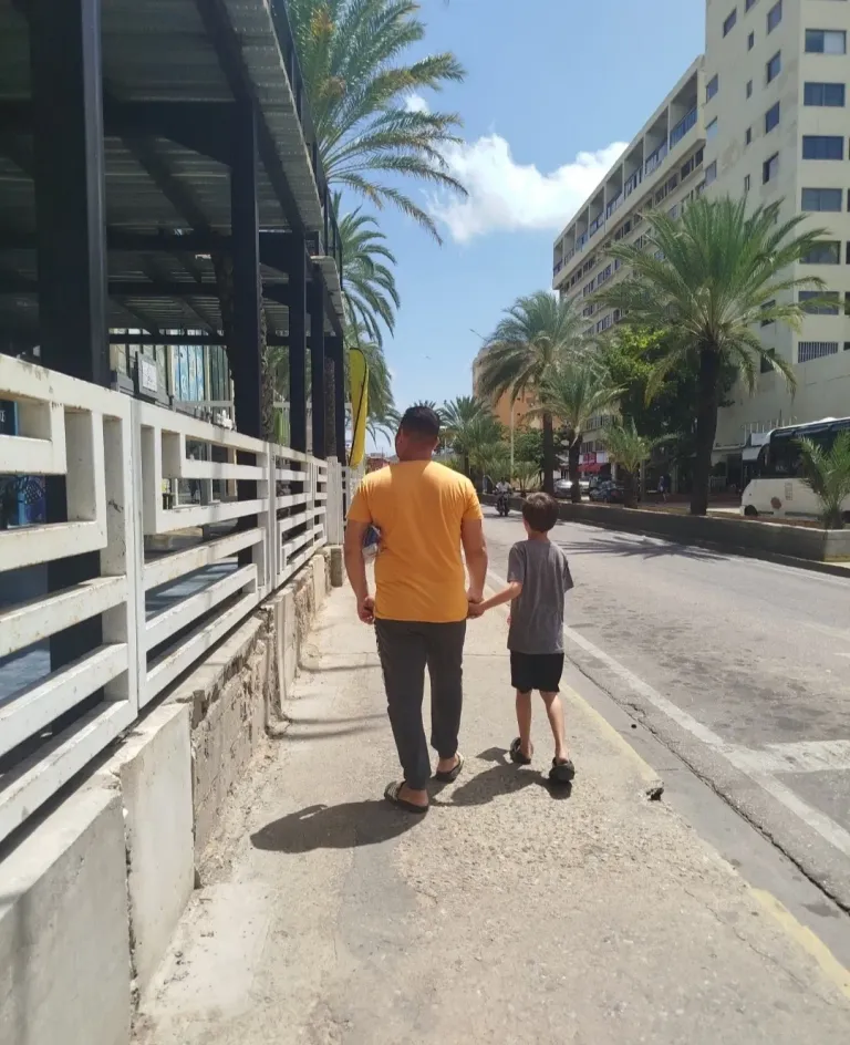 sVRsT8PMVZmWgNjB_1000068607.webp