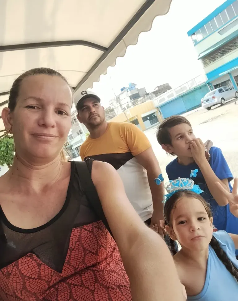 w2YIQHbRxPYEomrV_1000082796.webp