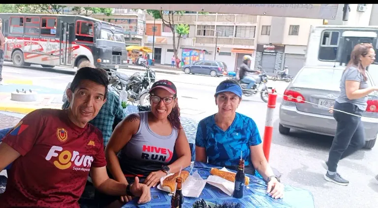CmJcQPw0FuDtF7Ng_1001946104.webp