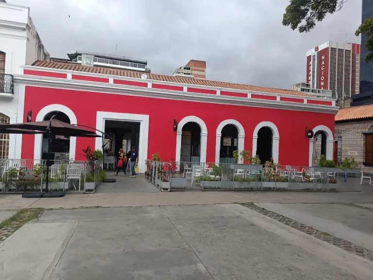 MNW5ulObDLTySgL6_1001743278.webp