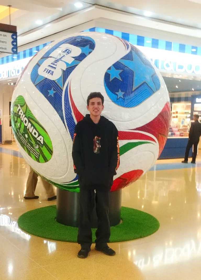 9930uhbrB0OO29N7_1000347534.webp