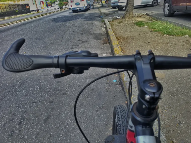 En bicicleta 🚲 por Barquisimeto para hablar de Hive 