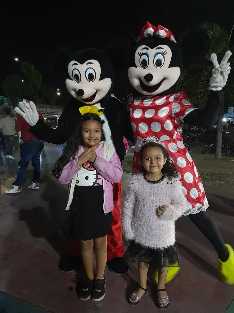 2LU1HSl06U1FBjbX_1001333922.webp