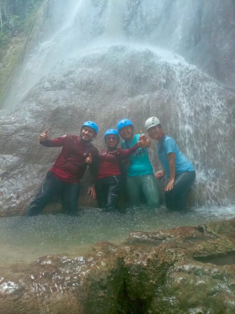 Esj6Q7qhKx5xdq00_1000555956.jpg