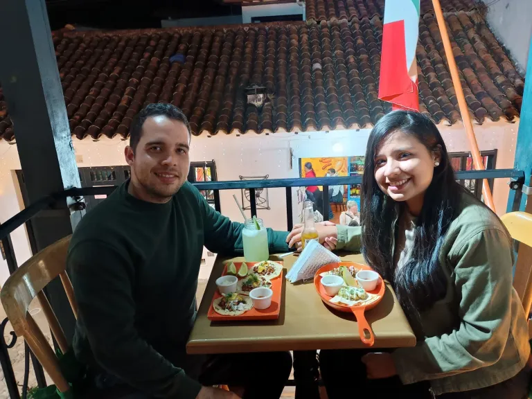 Tasting Mexican food at Villa de Leyva - ENG/ESP