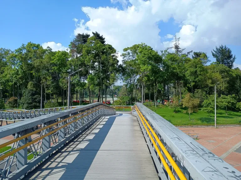 Visiting "El parque de los Novios" - ENG/ESP