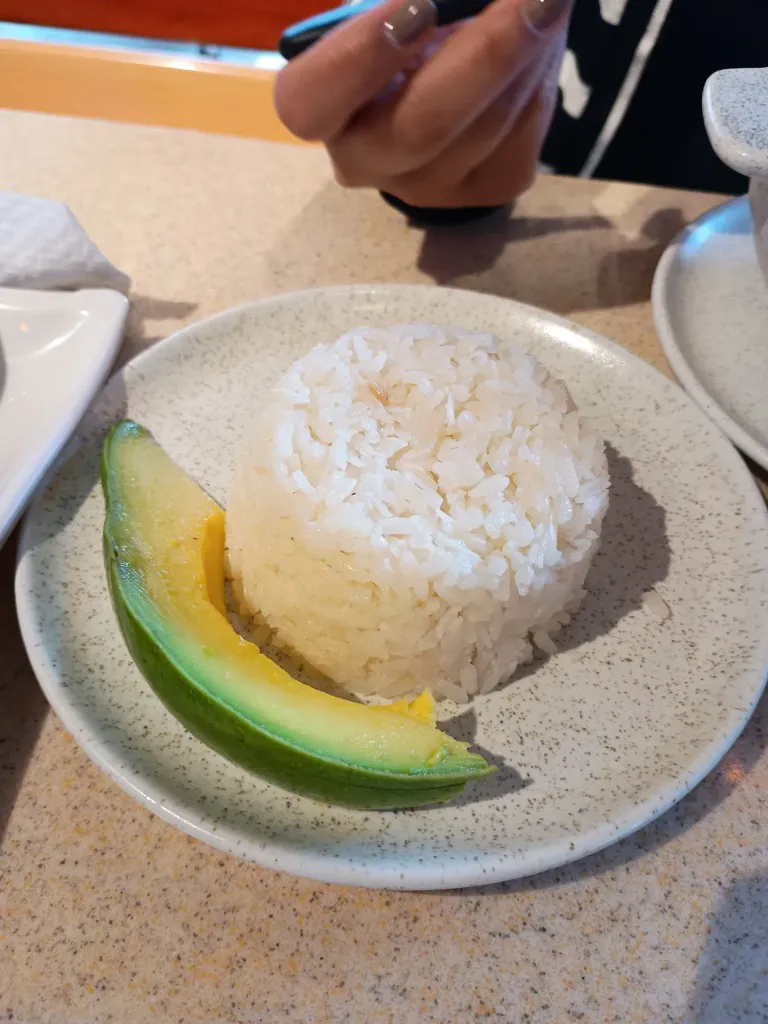 j7Fwz7UX2xqUmji1_1000130458.webp