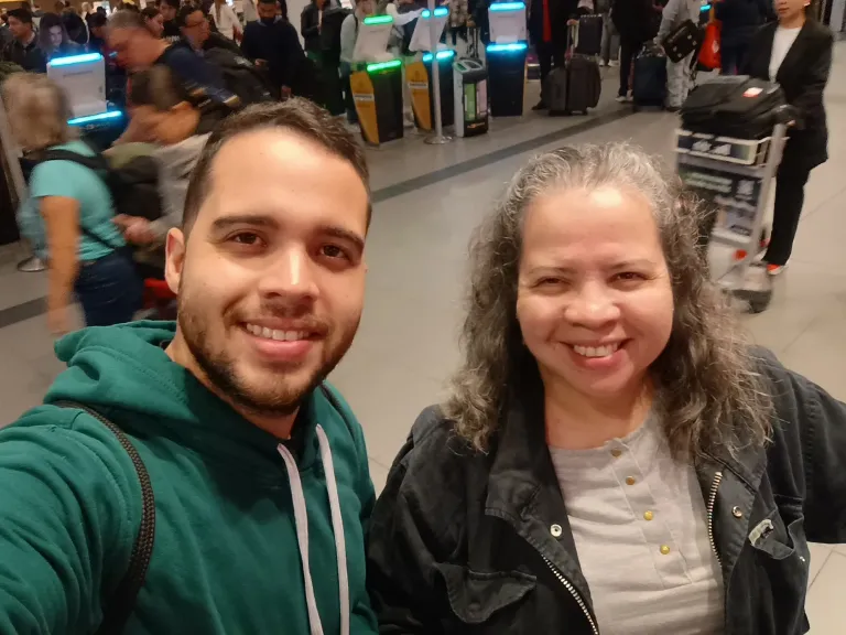 Taking my mom to the international airport in Bogota - ENG/ESP