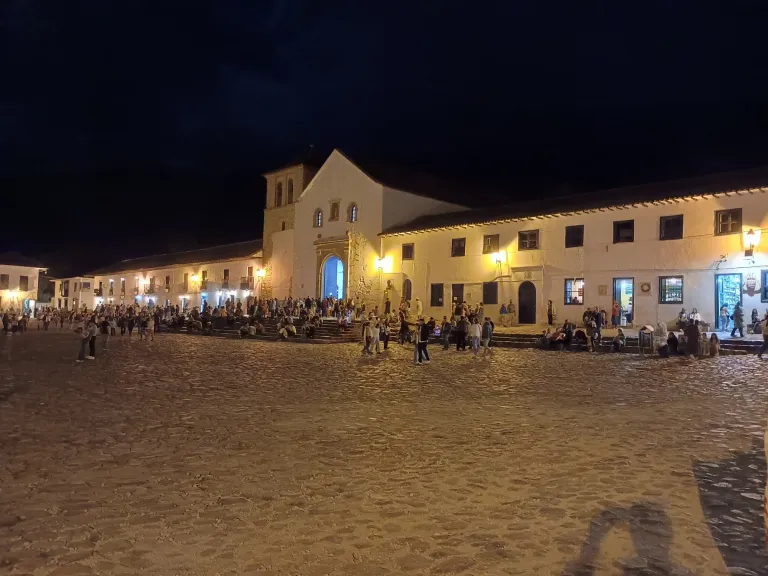 Villa de Leyva at night - ENG/ESP