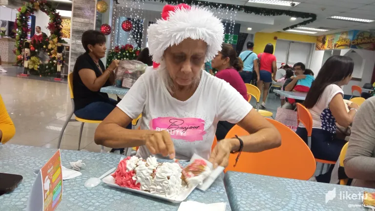 clqof36f000p35qsz3h5v1ych_1703715351307.webp