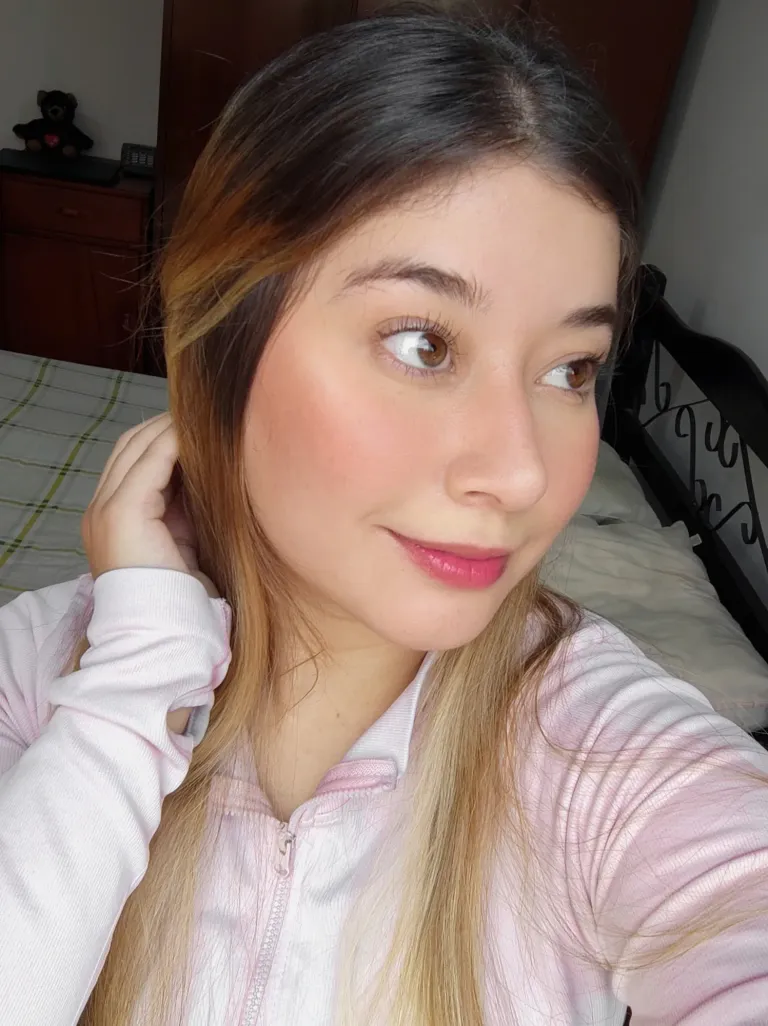 Ezcl8tsZXciIhVtf_Picsart_24-12-12_00-08-52-607.webp