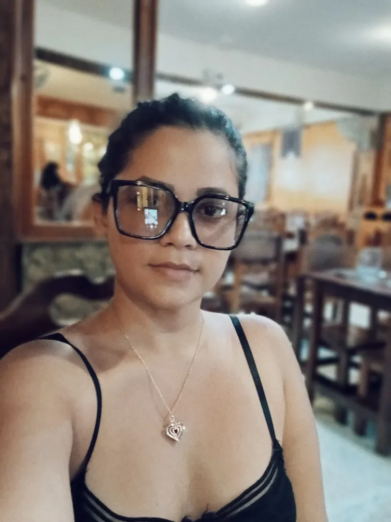 rSaCSeaB4lmvruHZ_1000057650.webp